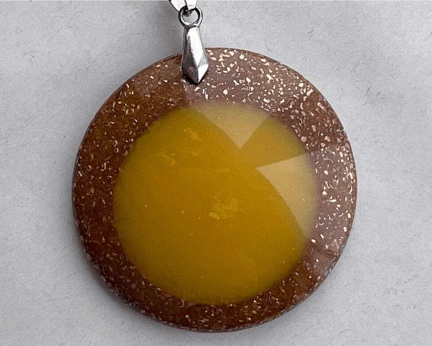 lua amarela hanger
